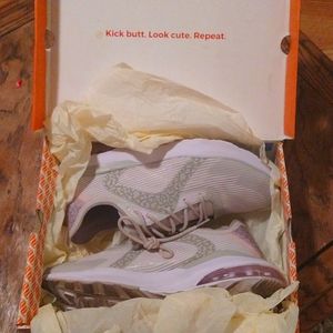 BRAND NEW fabletics shoes